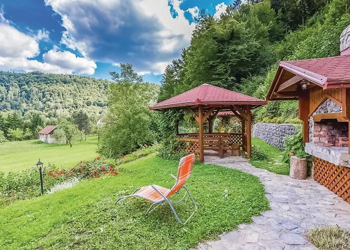 Semesterbostad 2 Bedroom Stunning In Lukovdol