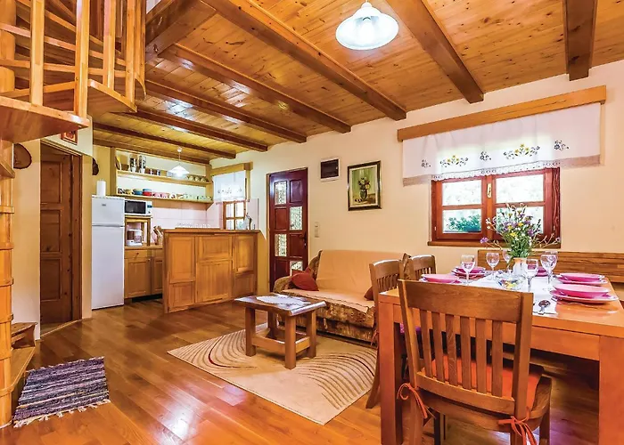 2 Bedroom Stunning Home In Lukovdol